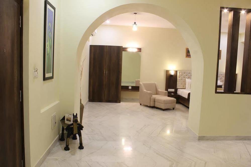 Mewargarh Udaipur By Red Lion S Hotel Екстериор снимка