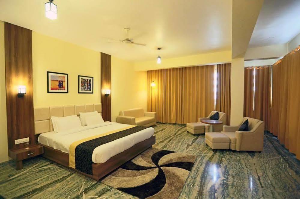 Mewargarh Udaipur By Red Lion S Hotel Екстериор снимка