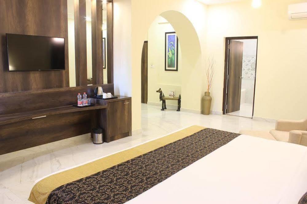 Mewargarh Udaipur By Red Lion S Hotel Екстериор снимка