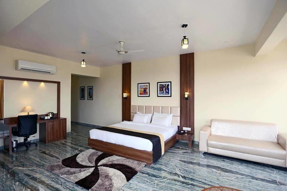 Mewargarh Udaipur By Red Lion S Hotel Екстериор снимка