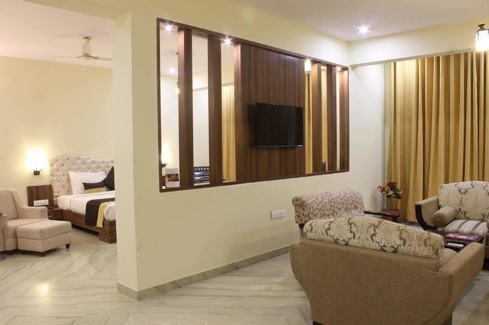 Mewargarh Udaipur By Red Lion S Hotel Екстериор снимка