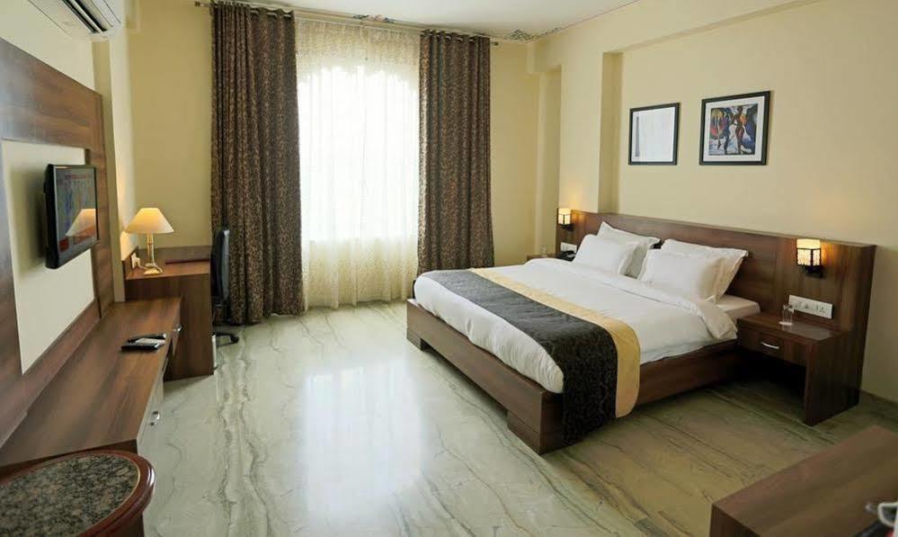 Mewargarh Udaipur By Red Lion S Hotel Екстериор снимка