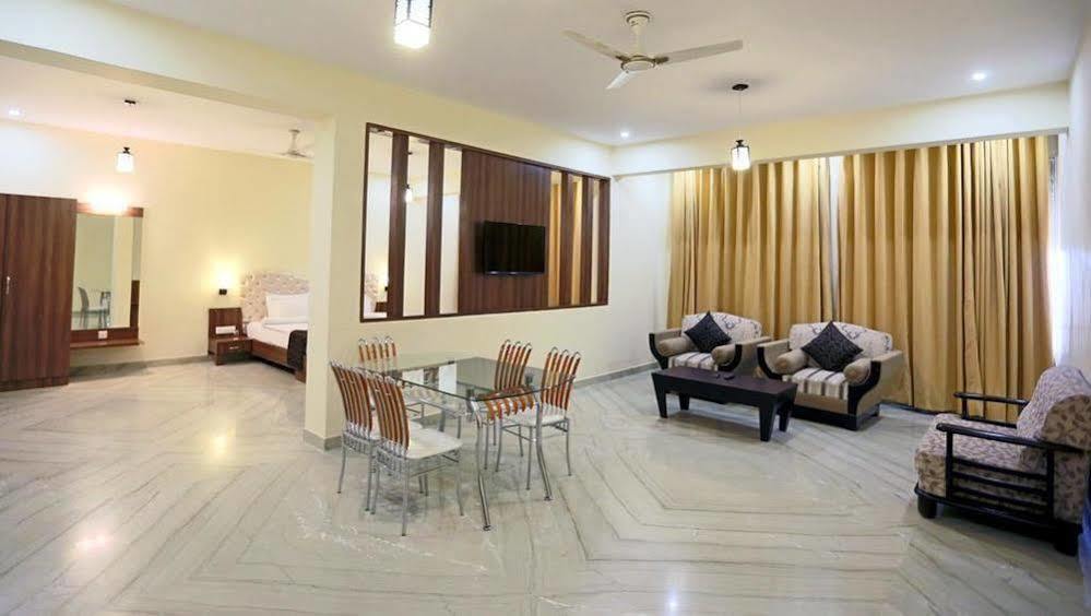Mewargarh Udaipur By Red Lion S Hotel Екстериор снимка