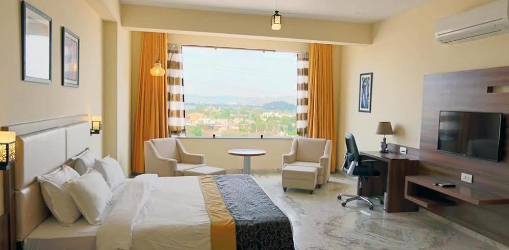 Mewargarh Udaipur By Red Lion S Hotel Екстериор снимка