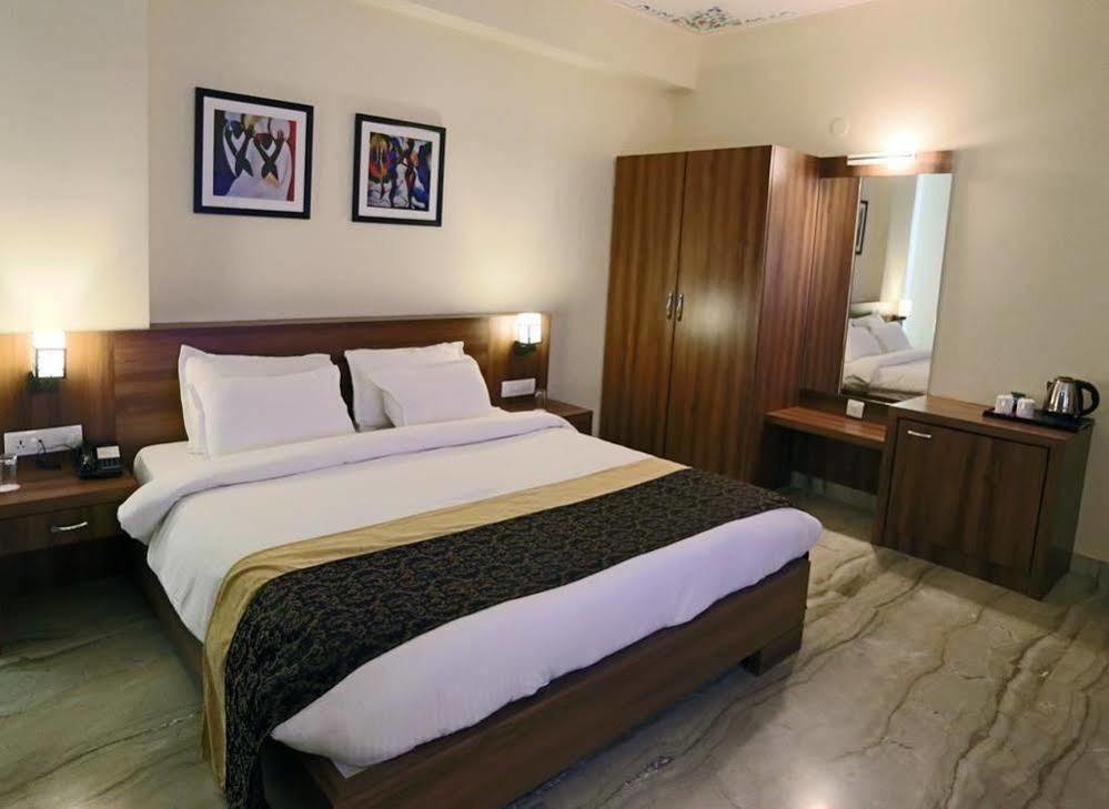 Mewargarh Udaipur By Red Lion S Hotel Екстериор снимка