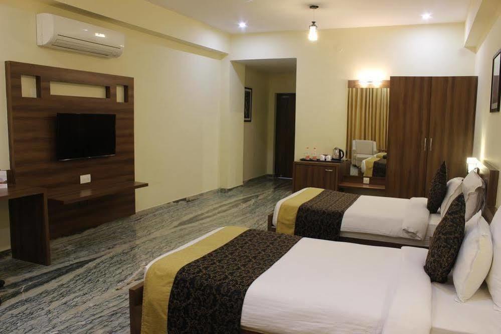Mewargarh Udaipur By Red Lion S Hotel Екстериор снимка