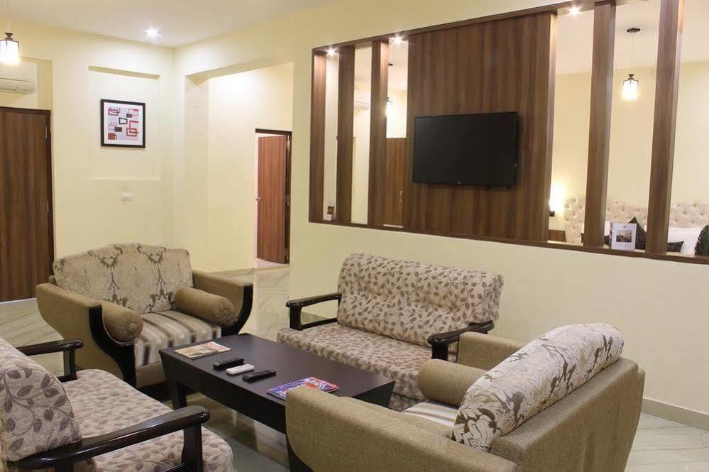 Mewargarh Udaipur By Red Lion S Hotel Екстериор снимка